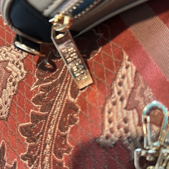 Versace Parfums shiny gold bag/pouch - Picture 8 of 12